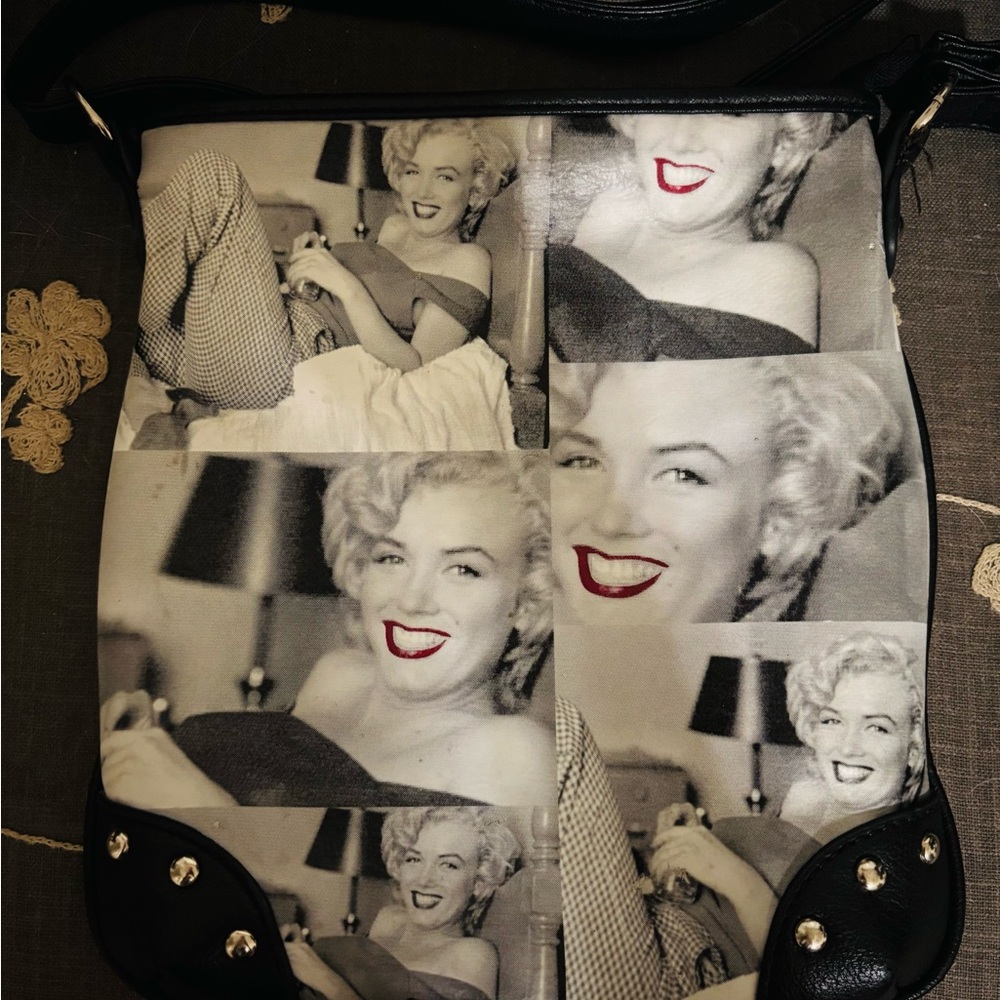 Marilyn Monroe Cross body purse.
